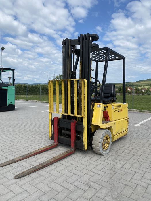 De vanzare sau de inchiriat stivuitor electric