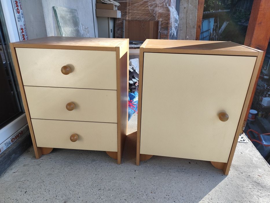 Noptiere cu sertare , 2 bucăți  impecabile