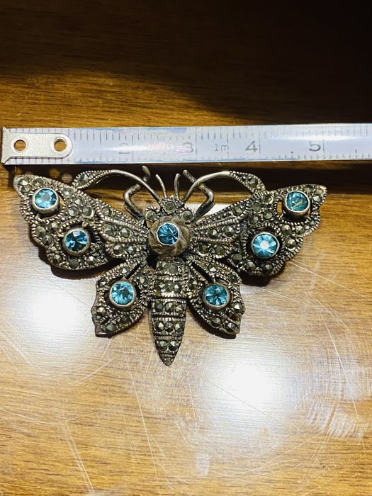 Vand beisa din argint fluture vu marcasire si pietre