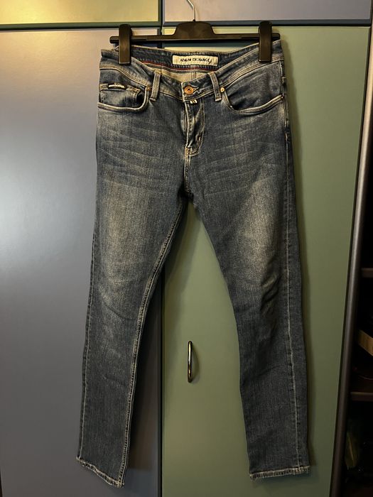 Vând  blugi noi Armani Exchange elastici.