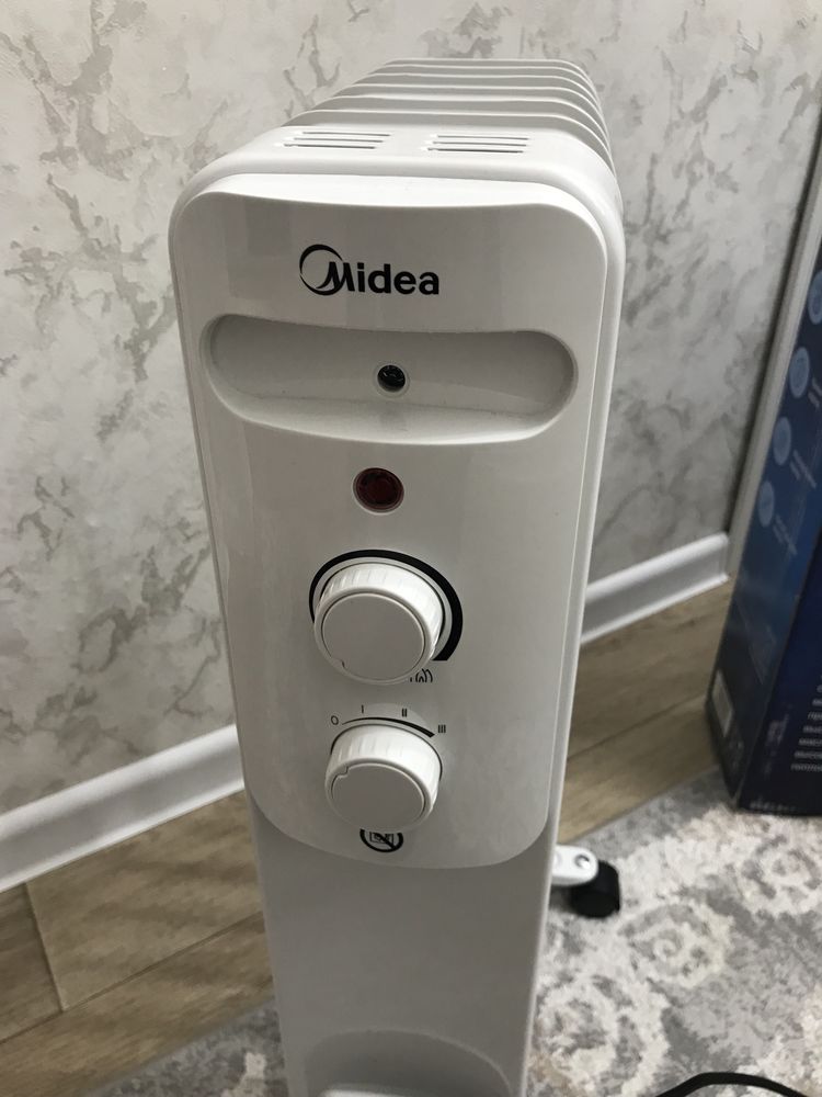 Масляный обогреватель Midea