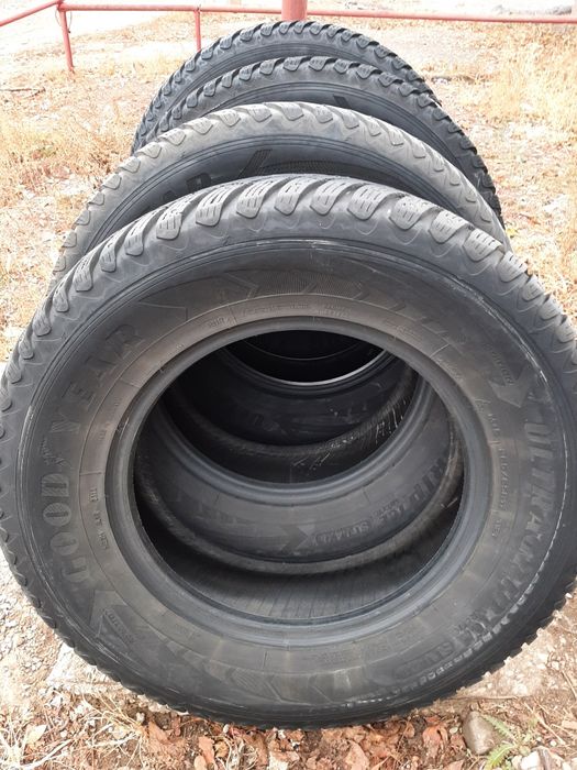 Продам шины 265/65/17 гудиер