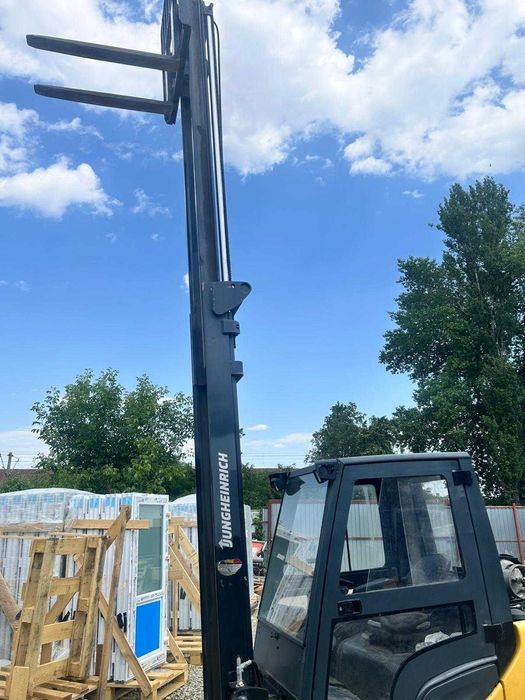 Vând Motostivuitor  GPL Jungheinrich