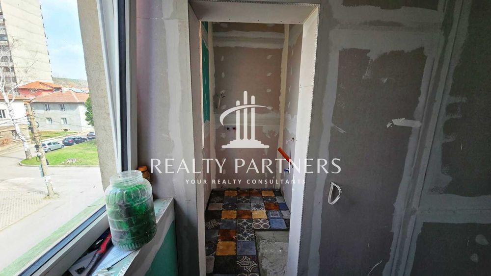 Тристаен апартамент в кв. Твърди ливади гр. Перник