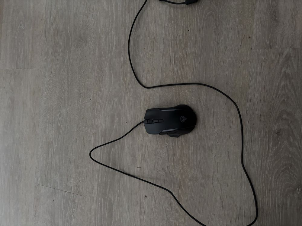 vand tastatura mecanica si mouse gaming