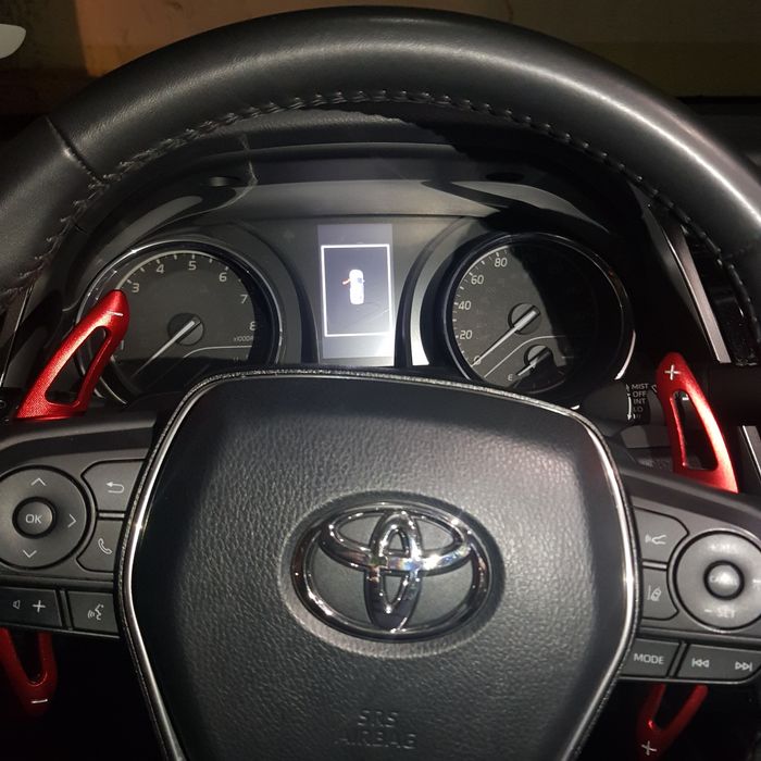 Продам Toyota Camry или обмен на квартиру