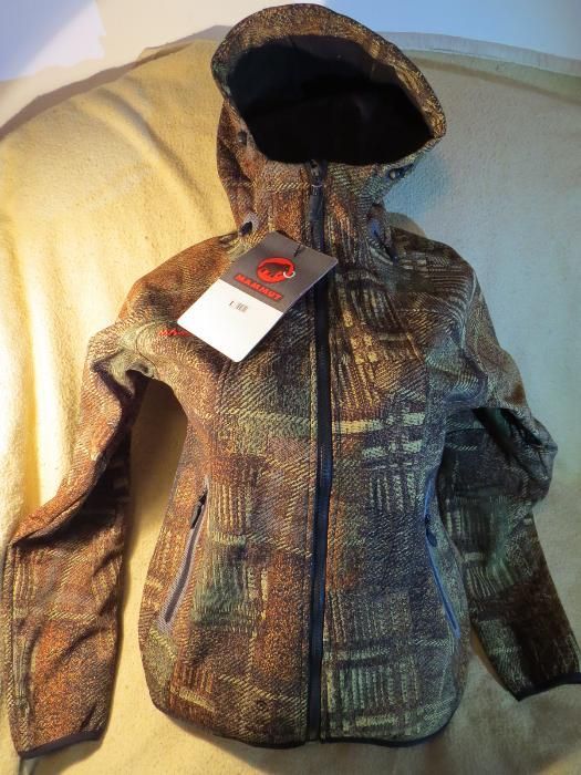 Продавам дамски уиндстопър soft shell Mammut