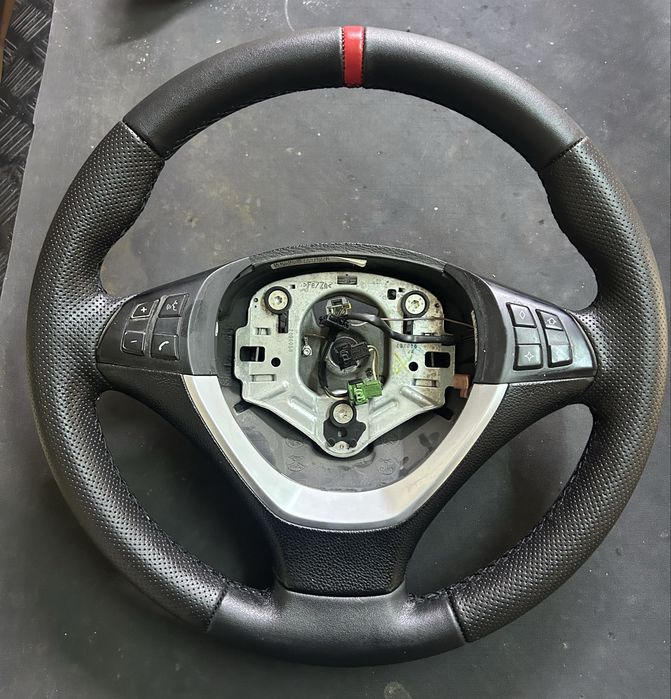 Tapiterii  si volane auto