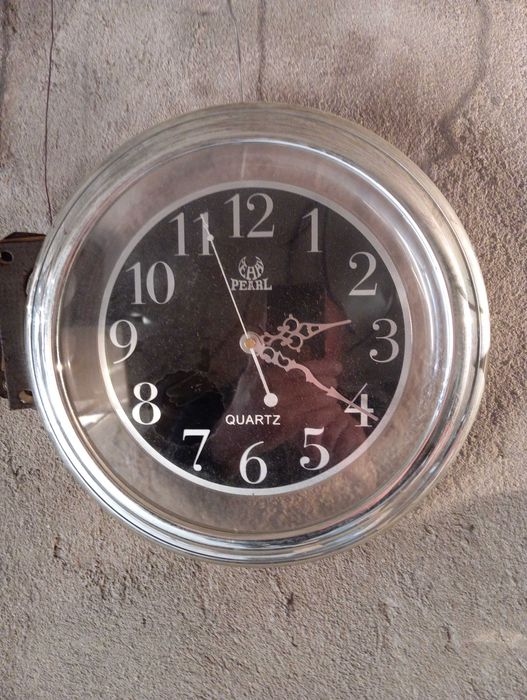 Часы настенные  и настольные