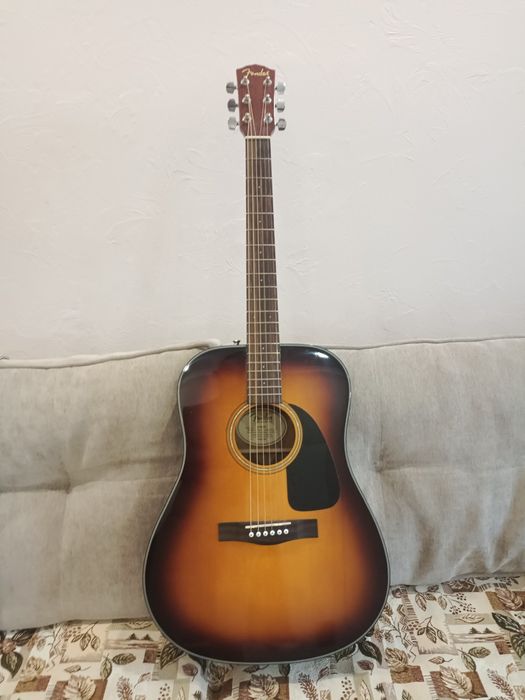 Продам гитара в отличном состоянии, чехол в подарок