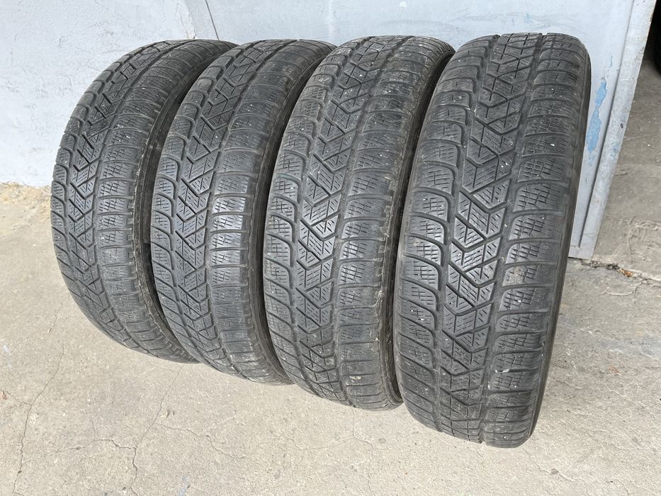 4 бр. зимни гуми 215/65/17 Pirelli DOT 3716 5-5,5 mm