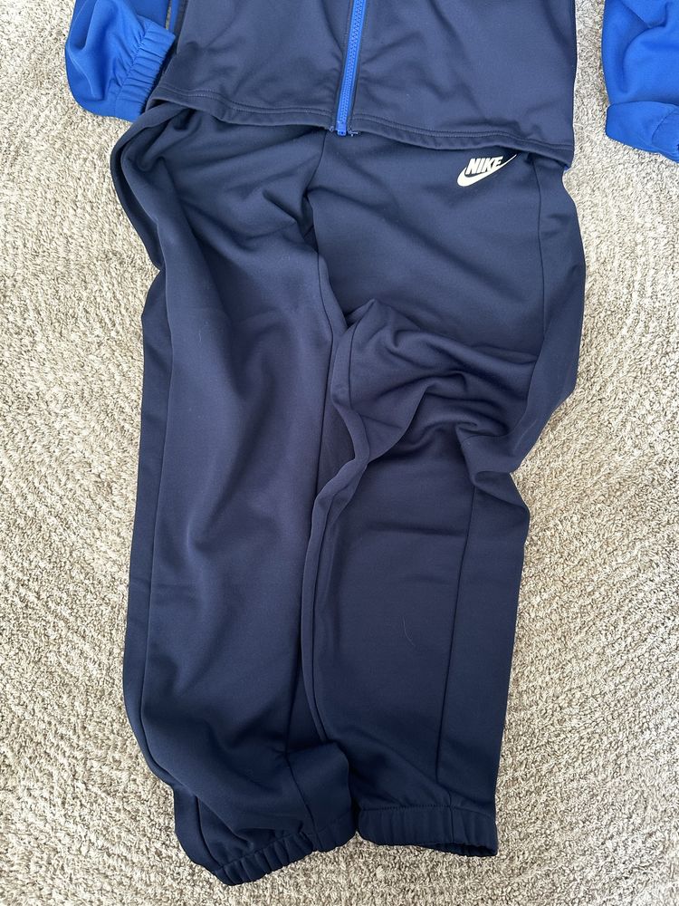 Екип Nike за момче 147-158 см