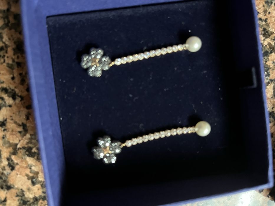 Обеци Swarovski не са носени.Розова позлата ,долната част може да се м