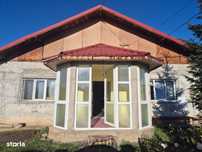 Casă spațioasă, 4 dormitoare, teren generos - Urziceni