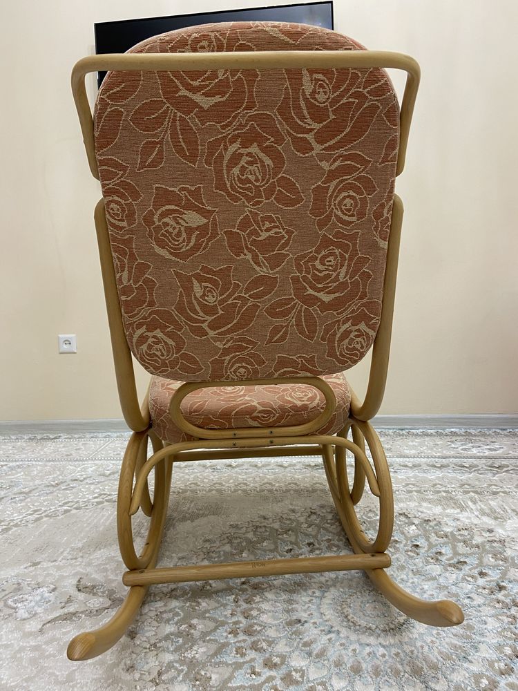 Кресло качалка чешской мебельной фабрики Ton