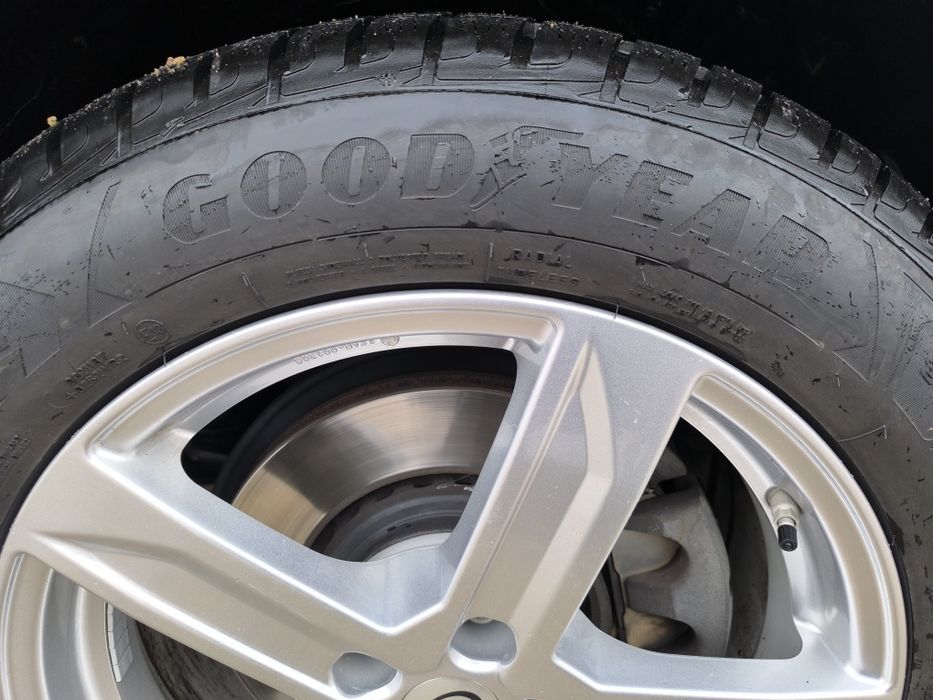 Продавам Гуми 225 60 18