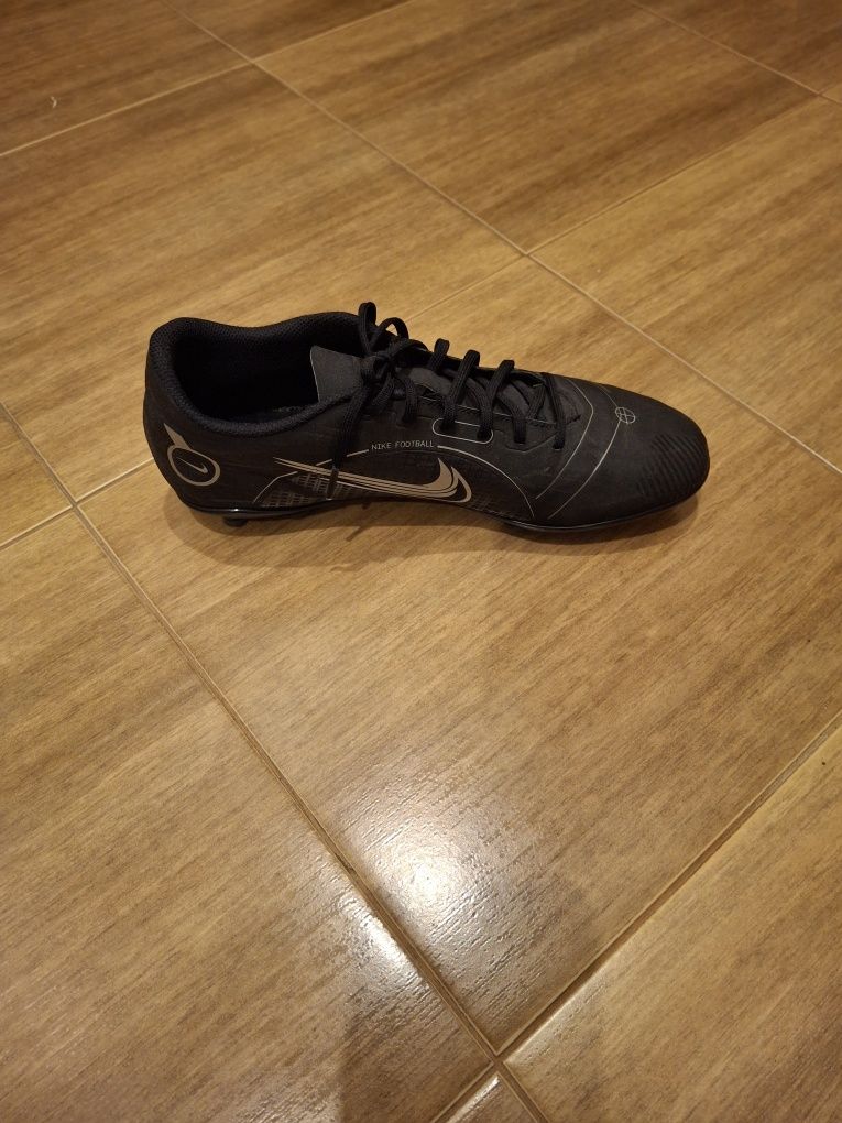 Бутонки NIKE 43 номер