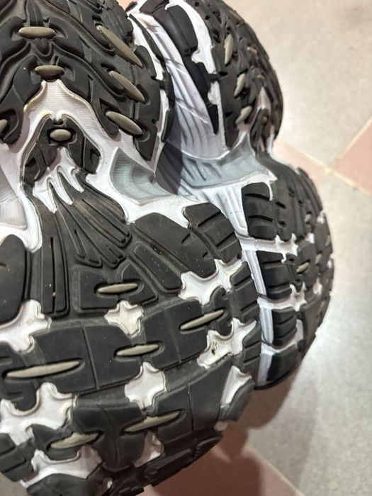 Balenciaga 6XL без забележки