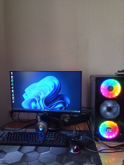 Срочно! Продам компьютер i3-12100F+ монитор, клавиатура и мышь.