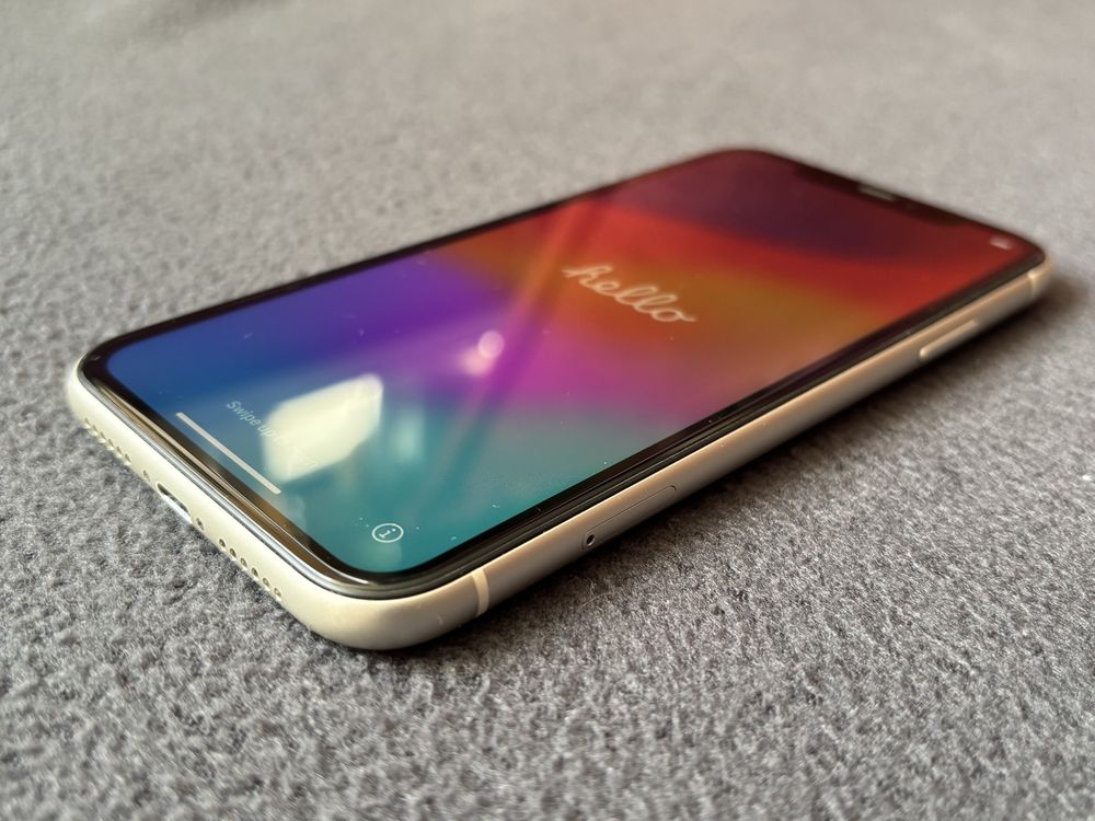 Бял iPhone 11 - 256