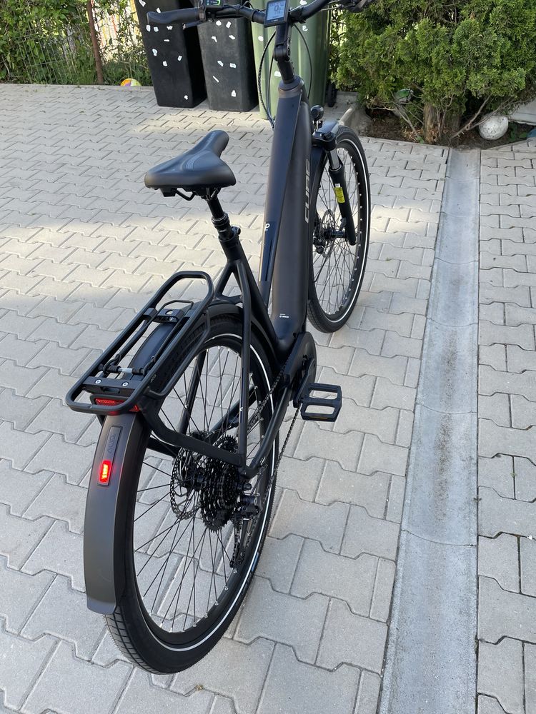 Bicicleta Cube Touring Pro Bosch Performance Smart 2023
