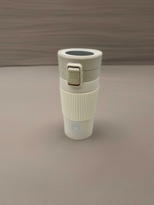 Термокружка с датчиком температуры 500 мл — кофе, чай, стильные цвета