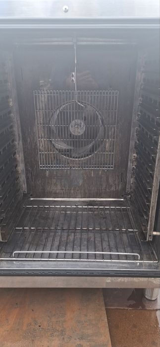 Продавам Пароконвектомат Zanussi FCF101E