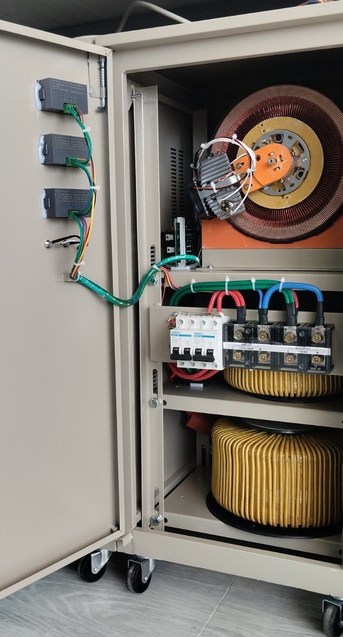 ANDELI  30-kw ANDELI SVC-D30000VA Stabilizator Стабилизатор стаблзатор