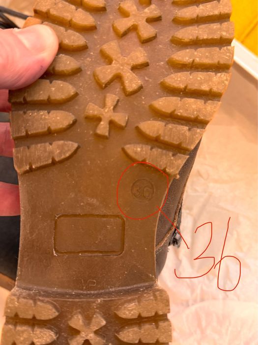 Vând/Schimb Ghete, Bocanci de iarna marimea 36 in cutia lor originală