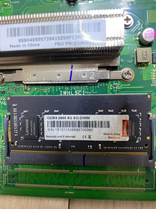 Почти новый Моноблок без корпус и экран сломан i3 8100