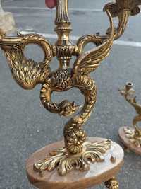 Superb set de 2 sfeșnice din bronz decorate cu dragoni și baza din mar