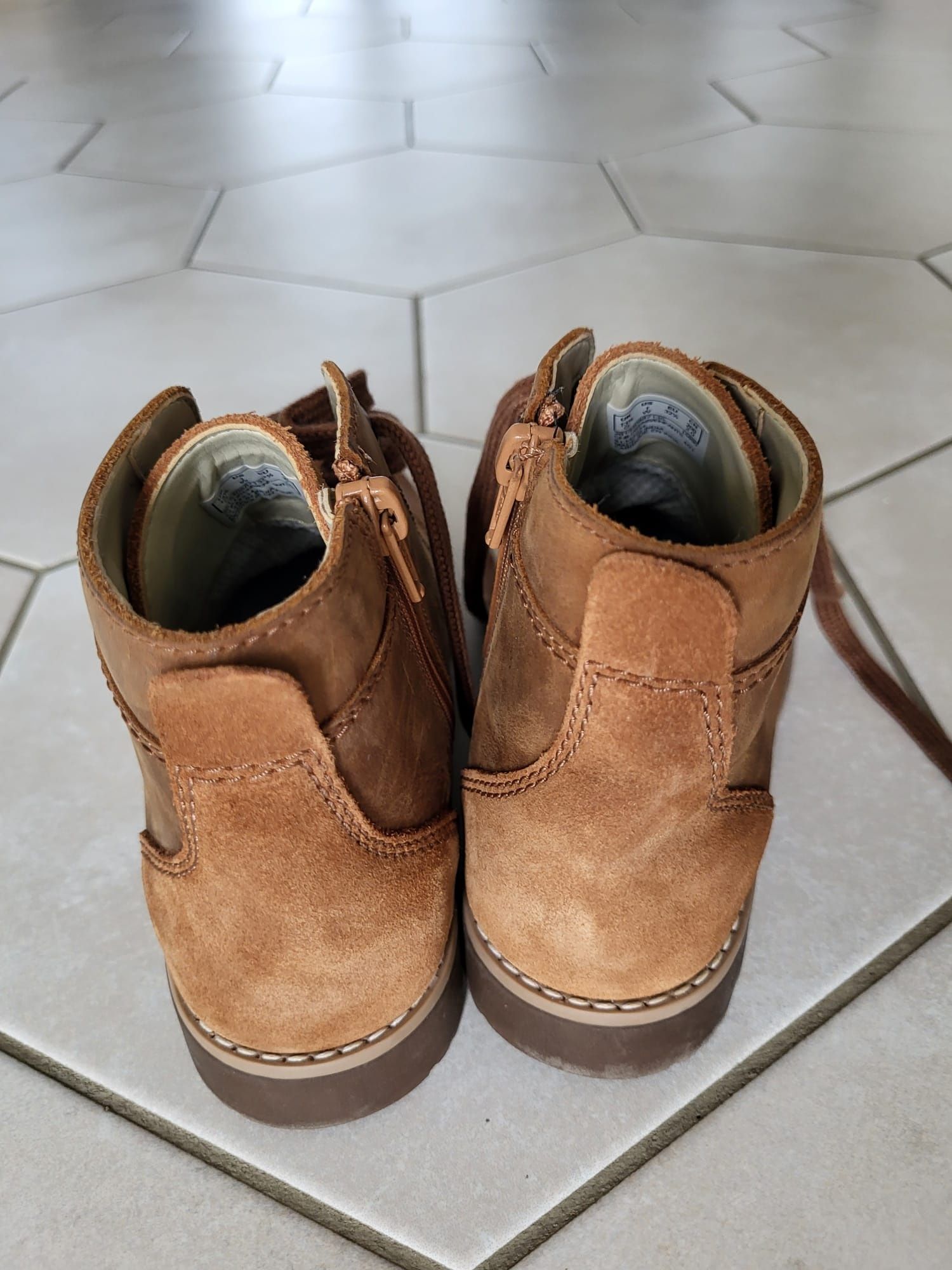 Ghete de piele Clarks, maro deschis, m. 32½, 20 cm