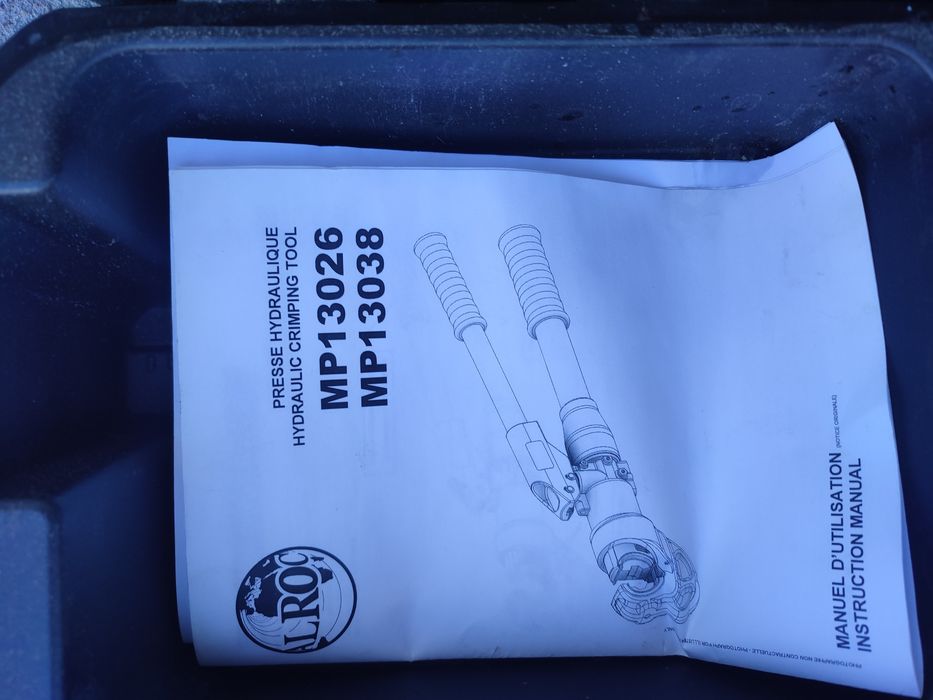 Presă sertizat conectori electrici klauke knipex