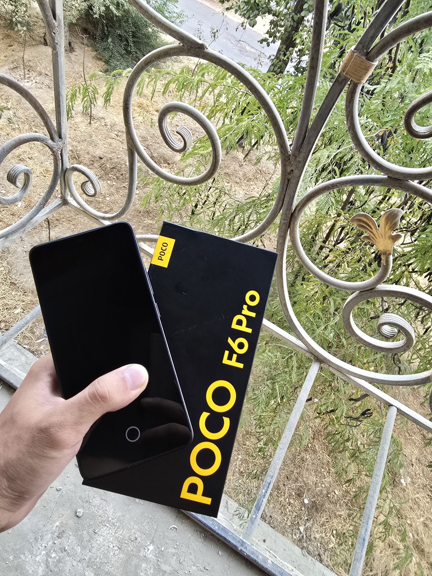 Poco f6 pro 12/512 global