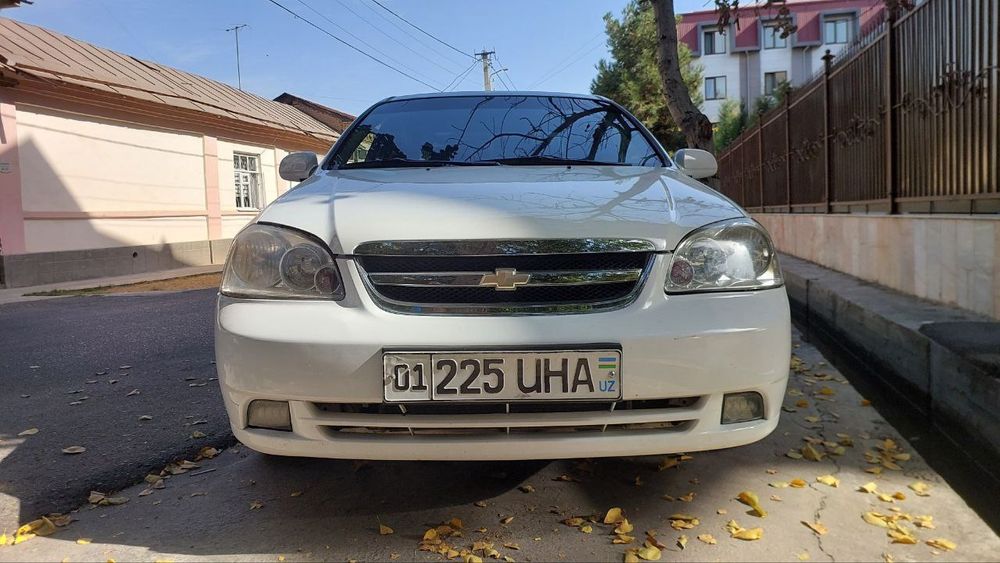 Насия савдо Lacetti CDX 2 поз. 1.8L 2011