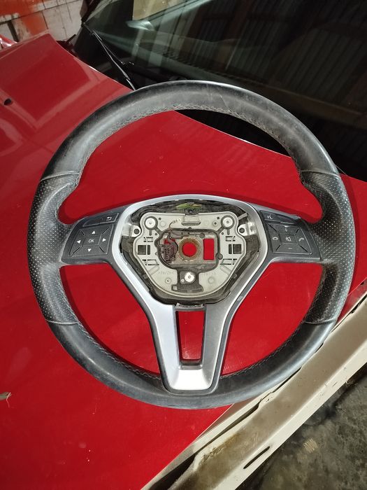 Volan Mercedes  maro IMPECABIL ( A, CLA, C, E, GLK )