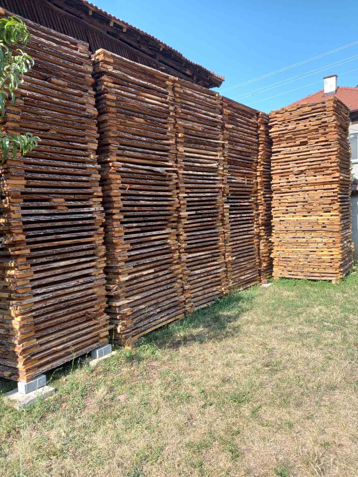 Дъбови бурета, бъчви и каци