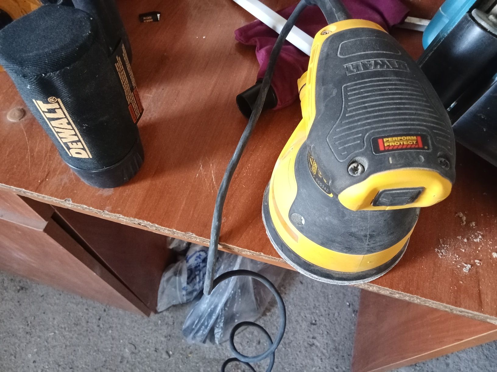 Орбитальная шлифмашина Dewalt dwe 6423-qs