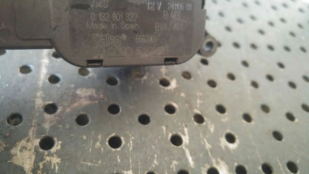 Motoras clapeta aeroterma audi a4 b7 8e 0132801322 666210j