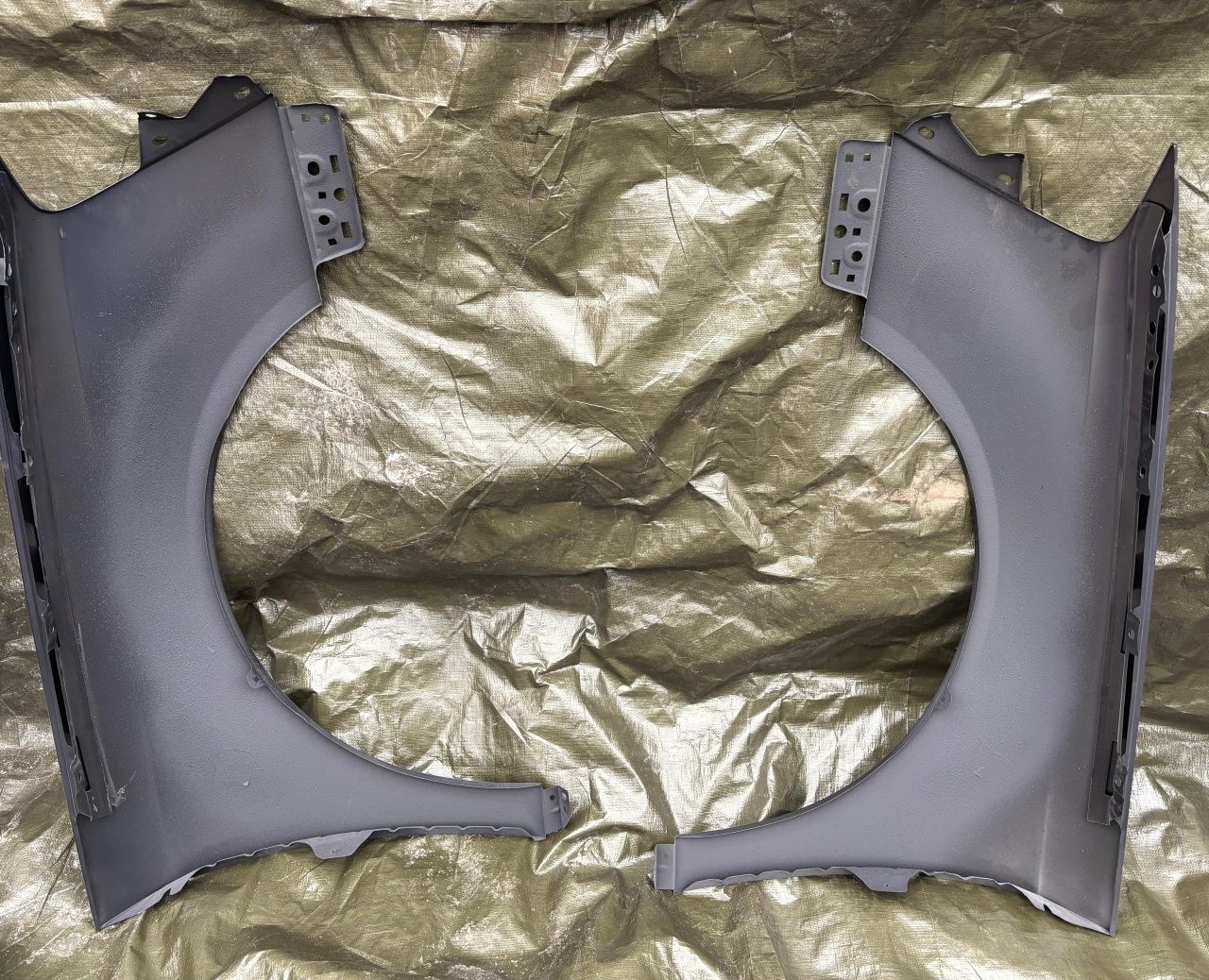 Aripa fata stanga/dreapta noua aftermarket vw passat b6 neagra Lc9x