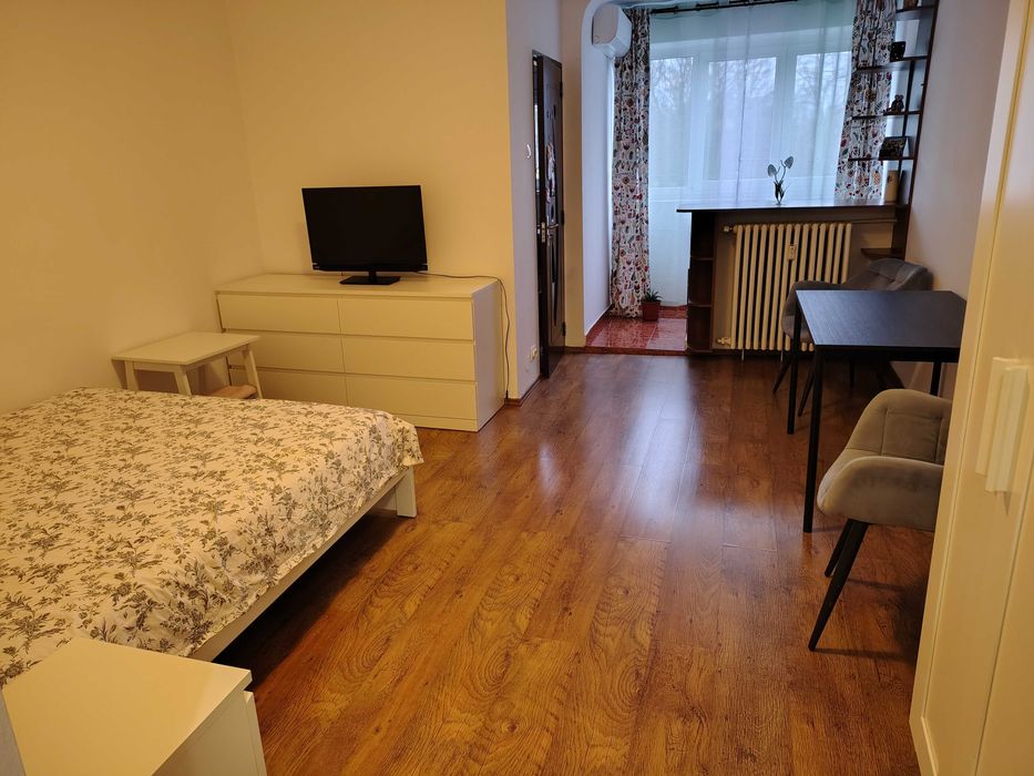 Garsoniera de inchiriat Titan