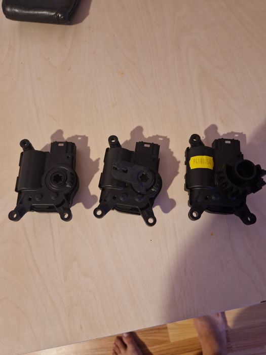 Vând motorașe climatronic vag