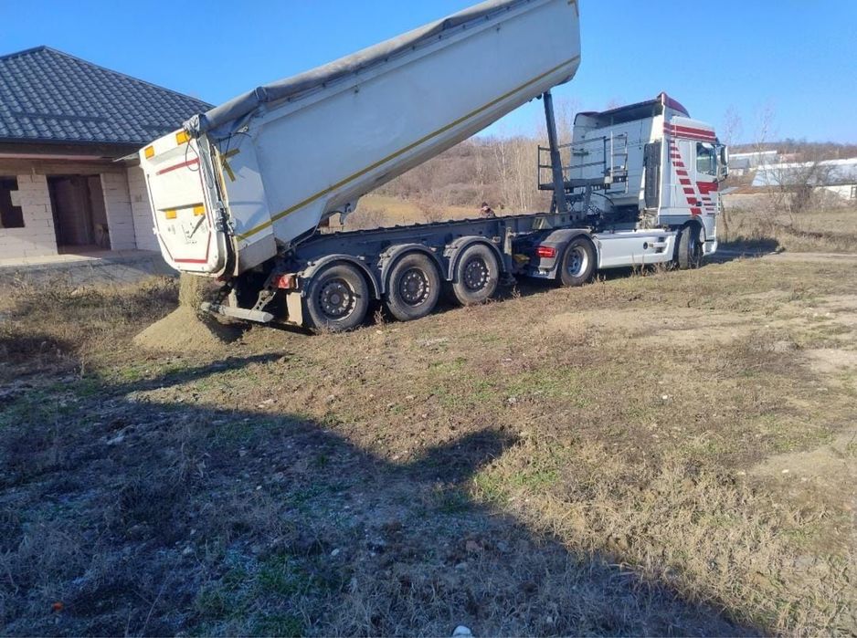 Transport/ camion bena basculanta. Inchiriez/inchiriere/de inchiriat