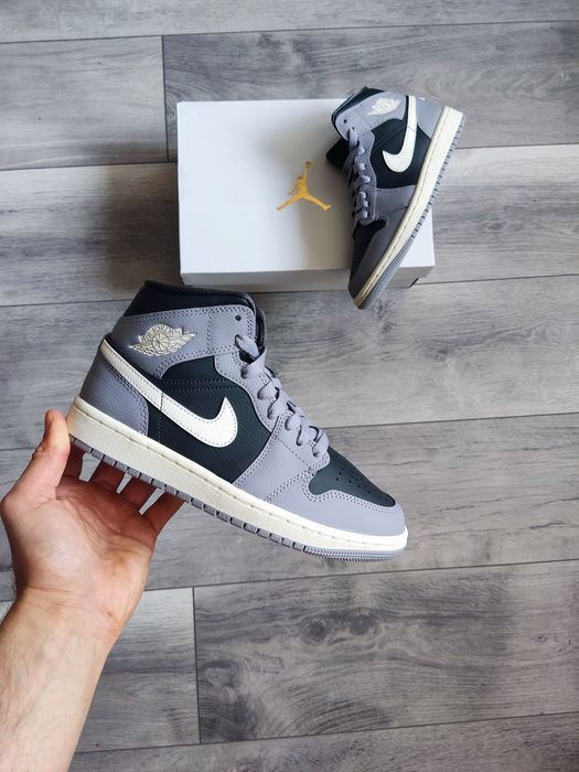 Air Jordan 1 Mid Cement Grey