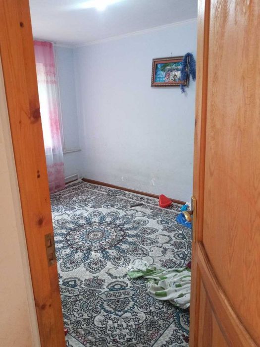 Олмалик шахрида 1 хонали сотилади