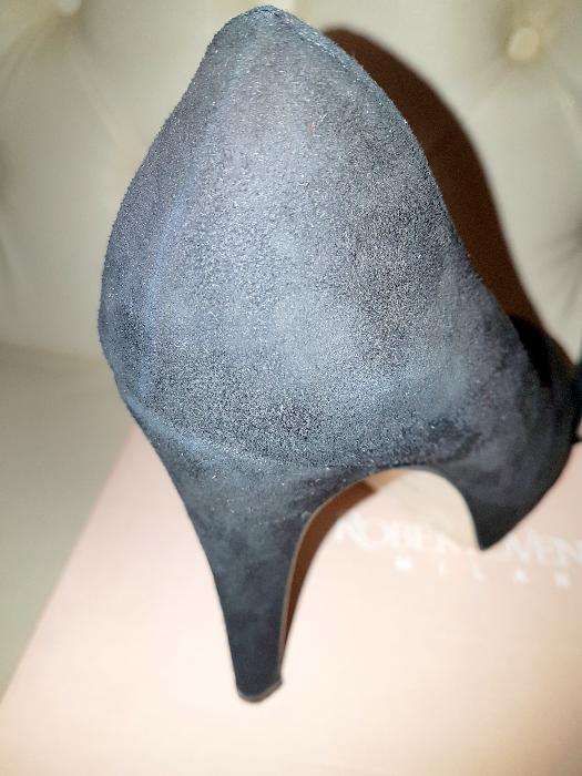 Vand pantofi Roberto Venuti, piele intoarsa, negri, toc 12 cm.