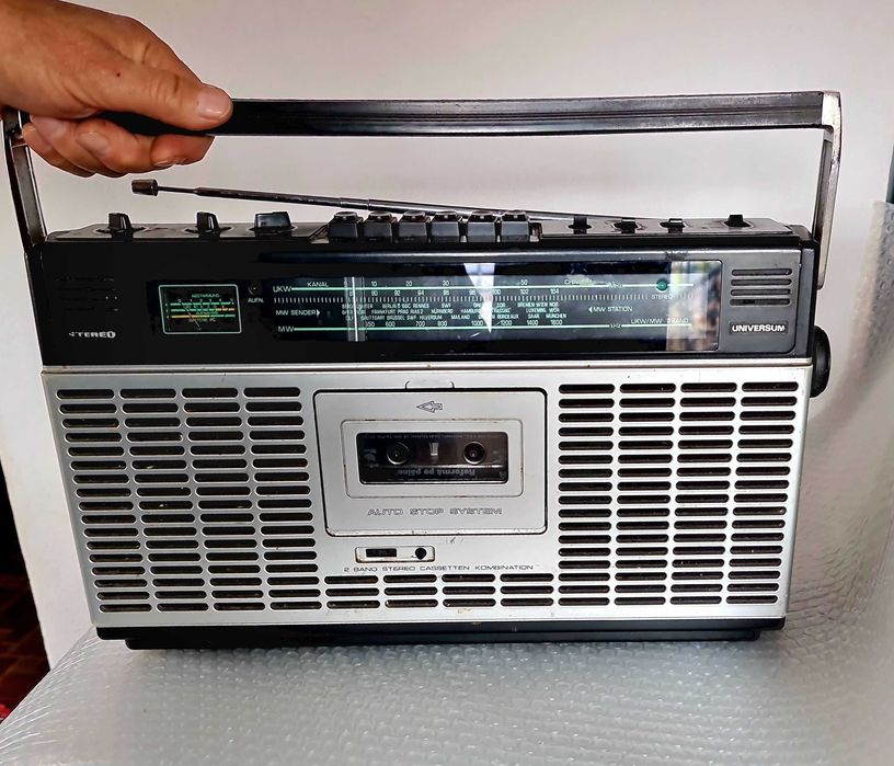 Radio casetofon "Universum: funcțional