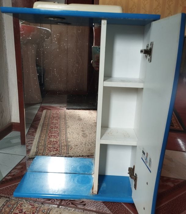 Ваннаға арналған шкаф айнасымен сатылады