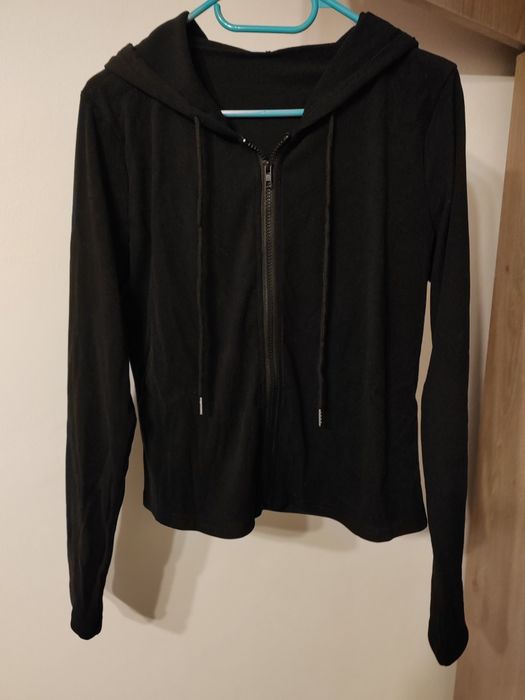 Bluza din catifea neagra