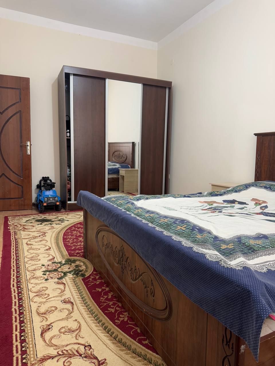 3 xonali kv sotiladi  1 chi qavat
